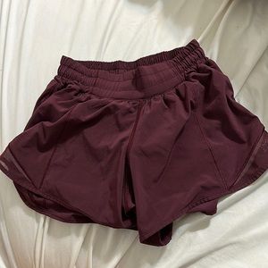 lululemon hottie hot shorts size 0-2